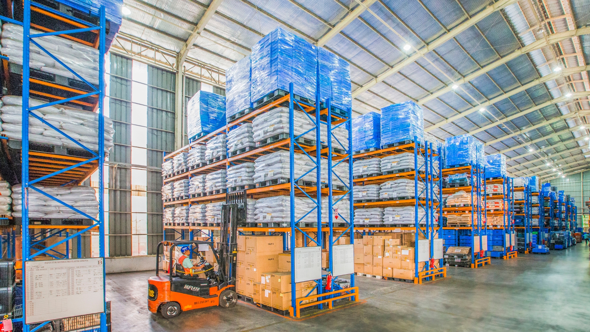 Calgary Pallet Racking, Industrial Shelving, Storage Lockers